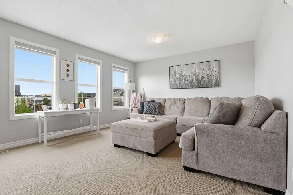 109 Evansdale Landing NW Calgary AB T3P 0C7