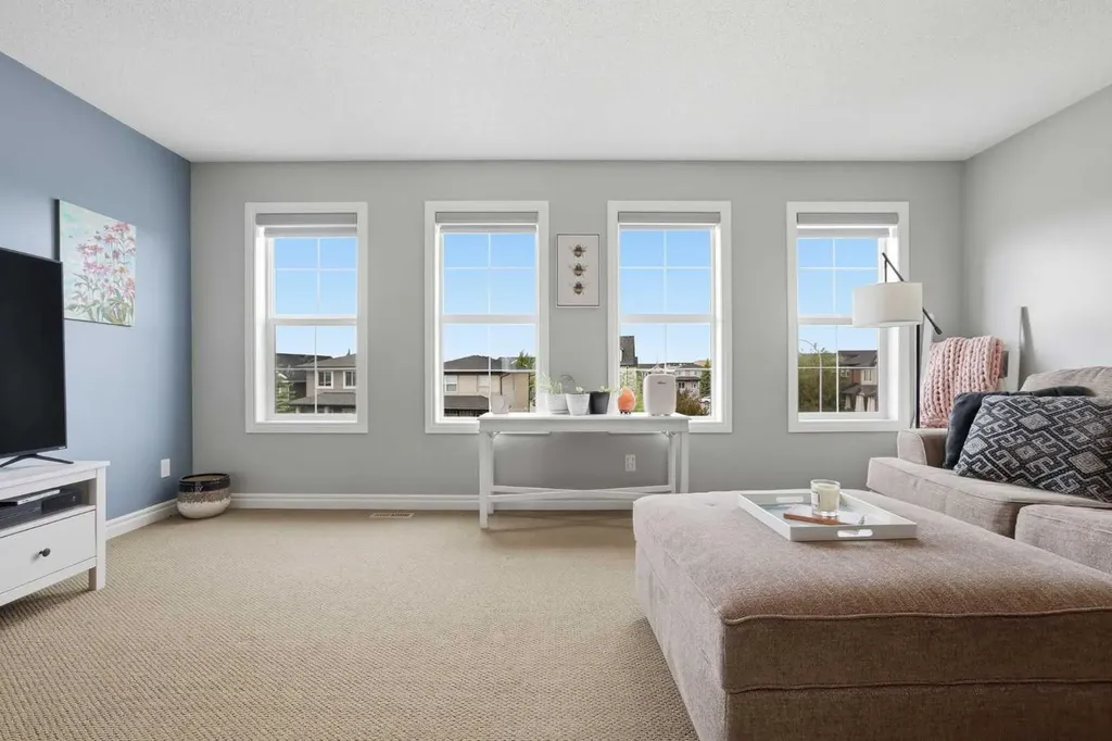 109 Evansdale Landing NW Calgary AB T3P 0C7