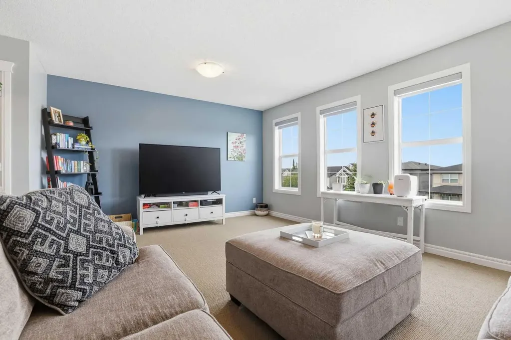 109 Evansdale Landing NW Calgary AB T3P 0C7