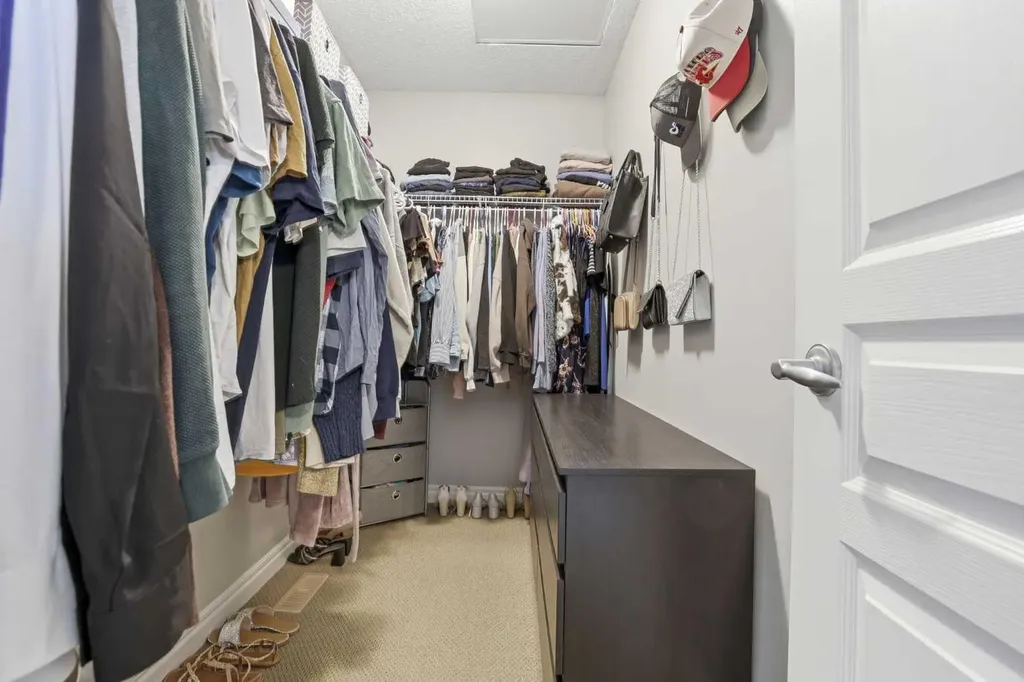 109 Evansdale Landing NW Calgary AB T3P 0C7