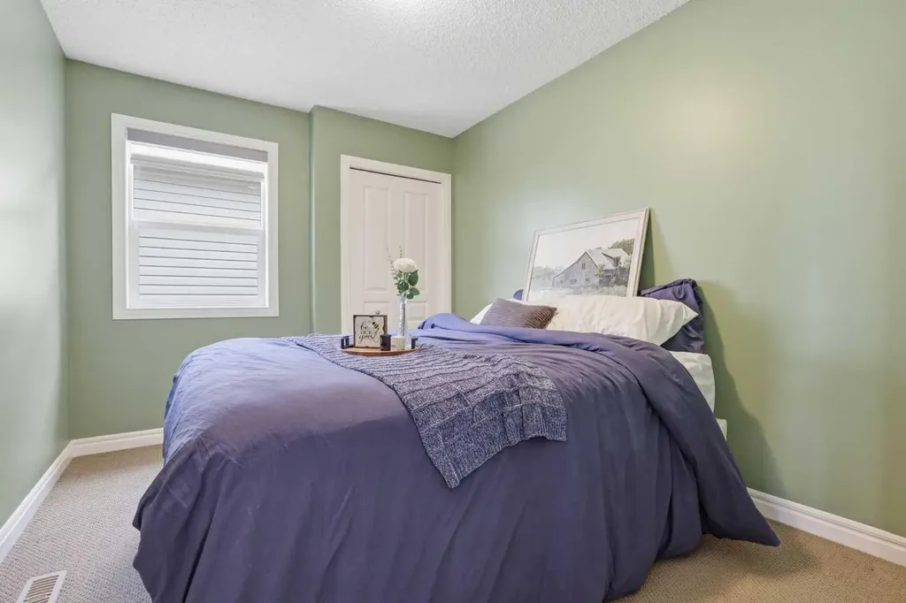 109 Evansdale Landing NW Calgary AB T3P 0C7