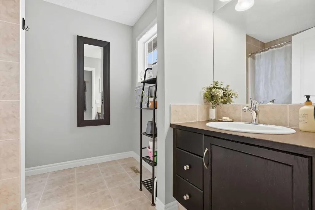 109 Evansdale Landing NW Calgary AB T3P 0C7
