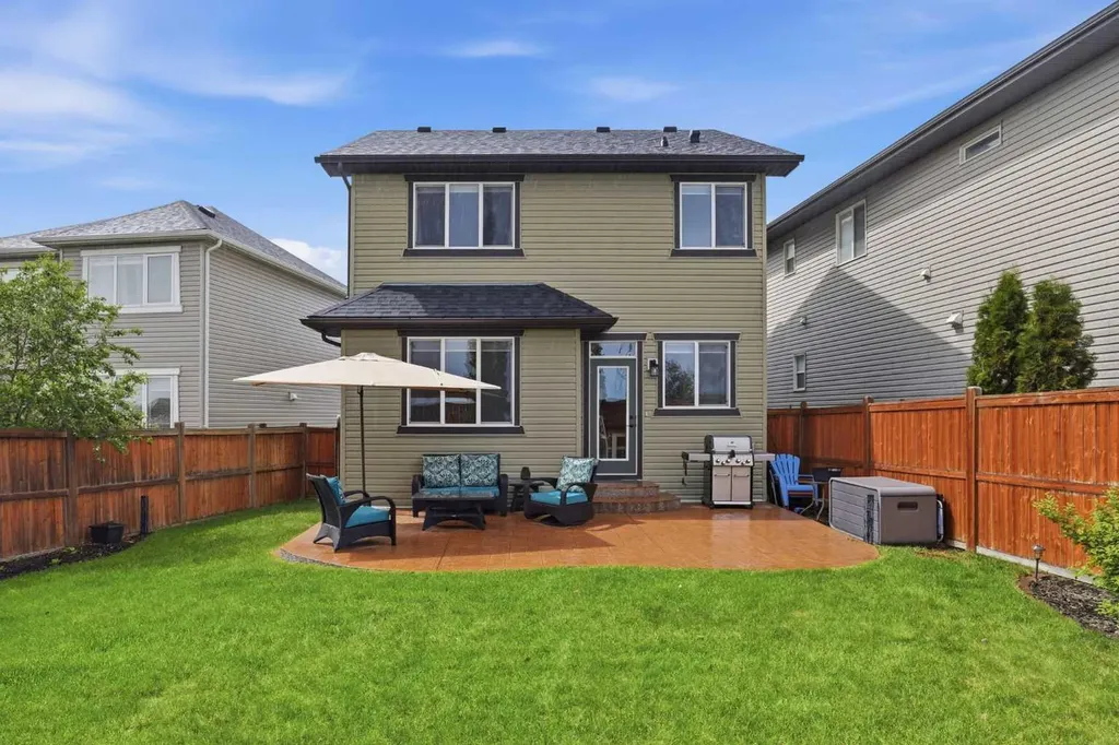 109 Evansdale Landing NW Calgary AB T3P 0C7