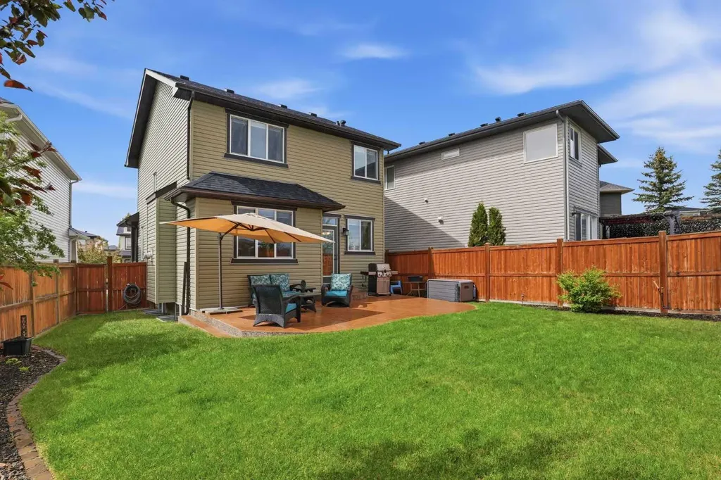 109 Evansdale Landing NW Calgary AB T3P 0C7