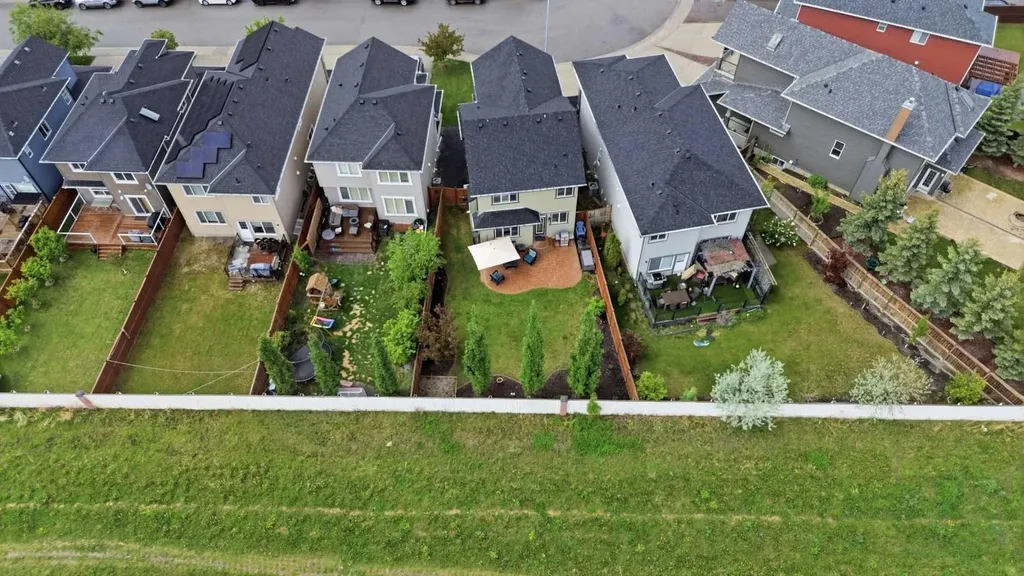 109 Evansdale Landing NW Calgary AB T3P 0C7