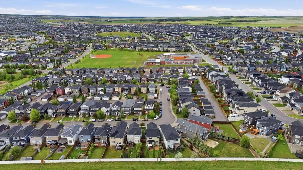 109 Evansdale Landing NW Calgary AB T3P 0C7