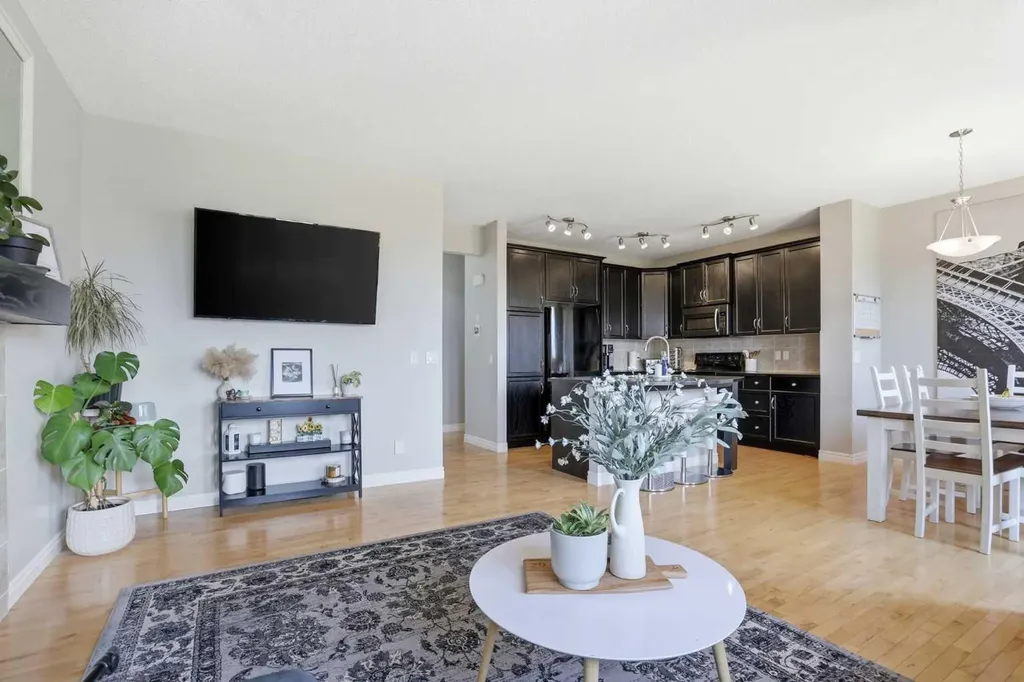 109 Evansdale Landing NW Calgary AB T3P 0C7
