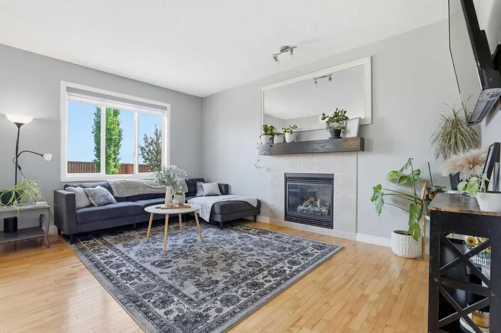 109 Evansdale Landing NW Calgary AB T3P 0C7