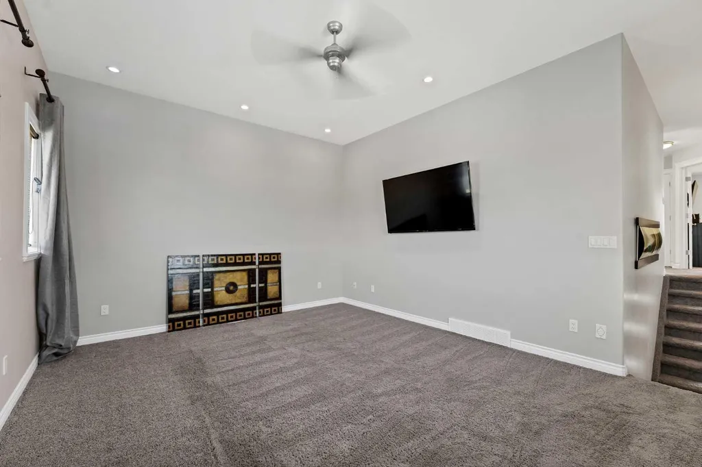 42 Somerset Link SE Medicine Hat AB T1B0B8