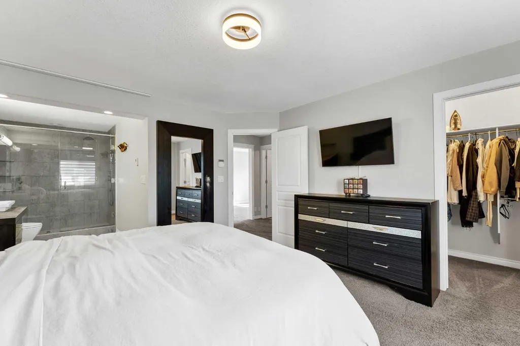 42 Somerset Link SE Medicine Hat AB T1B0B8