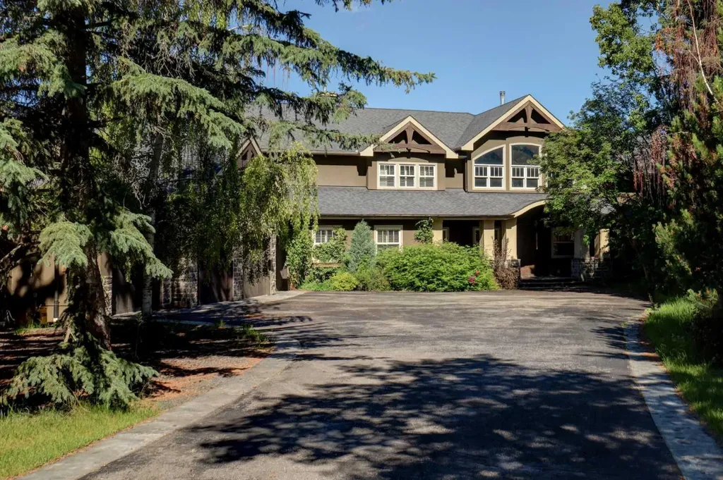 16 Pinehurst Drive Rural Foothills County AB T1S 4J3