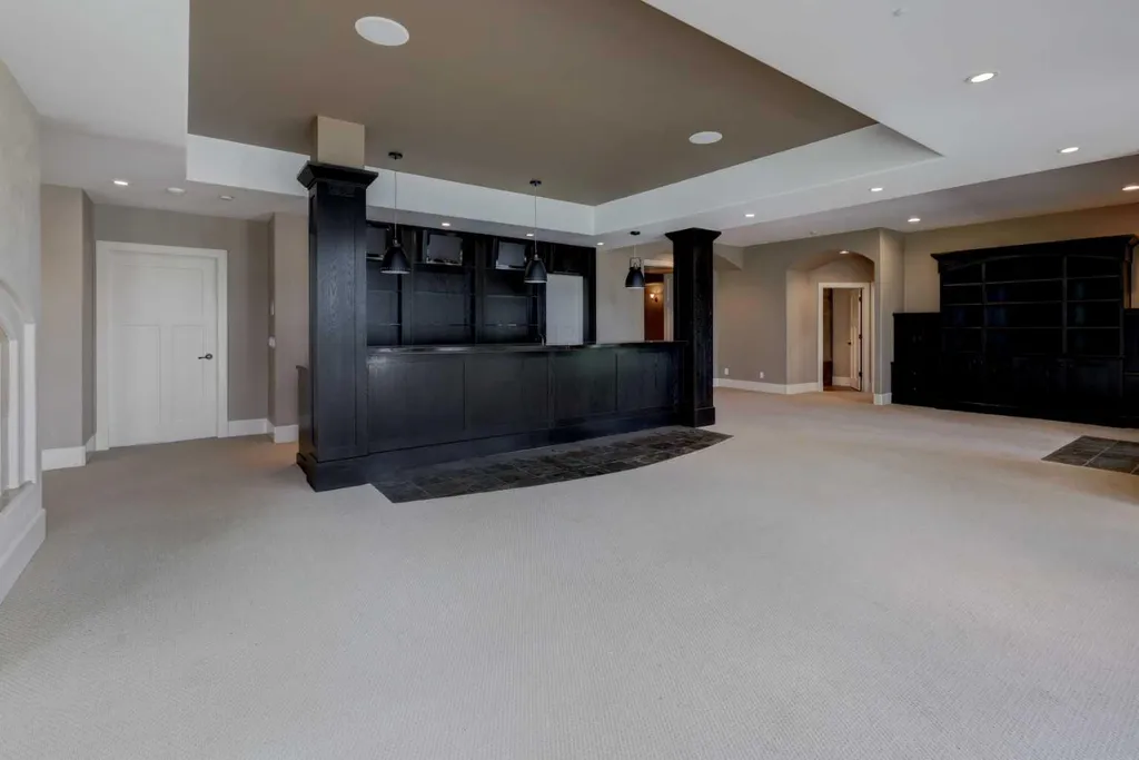 16 Pinehurst Drive Rural Foothills County AB T1S 4J3