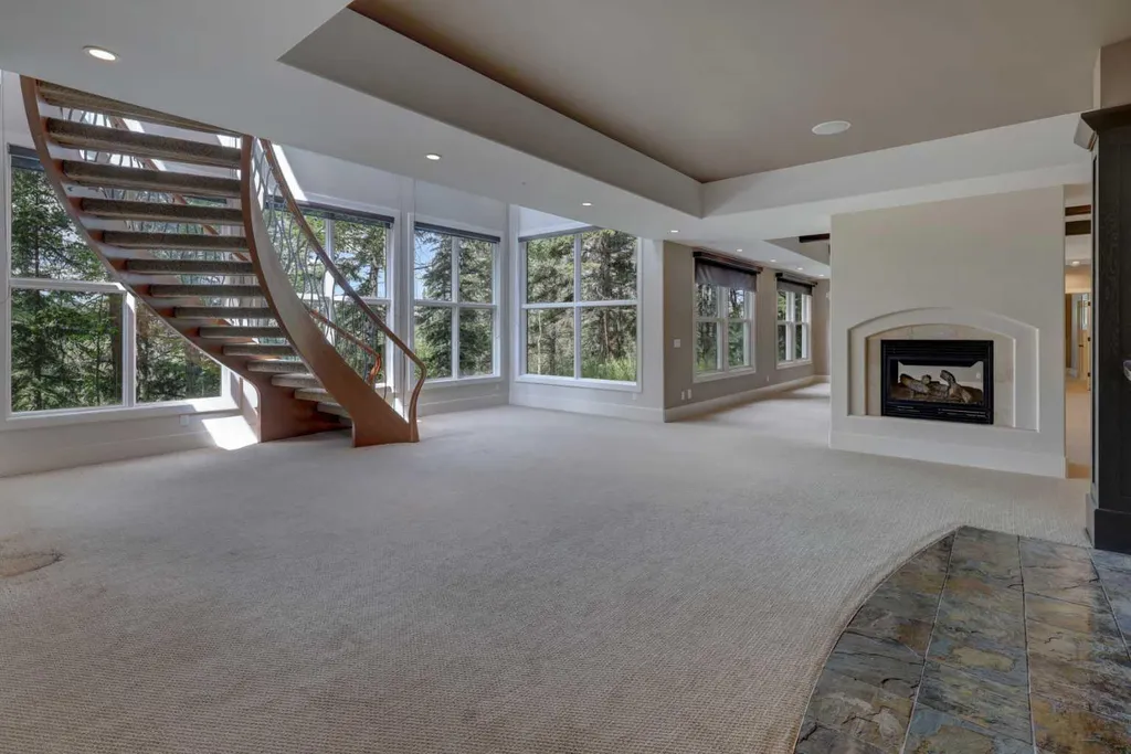 16 Pinehurst Drive Rural Foothills County AB T1S 4J3