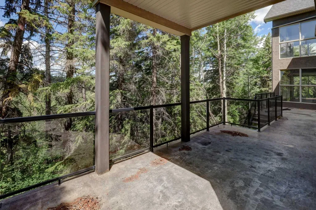 16 Pinehurst Drive Rural Foothills County AB T1S 4J3