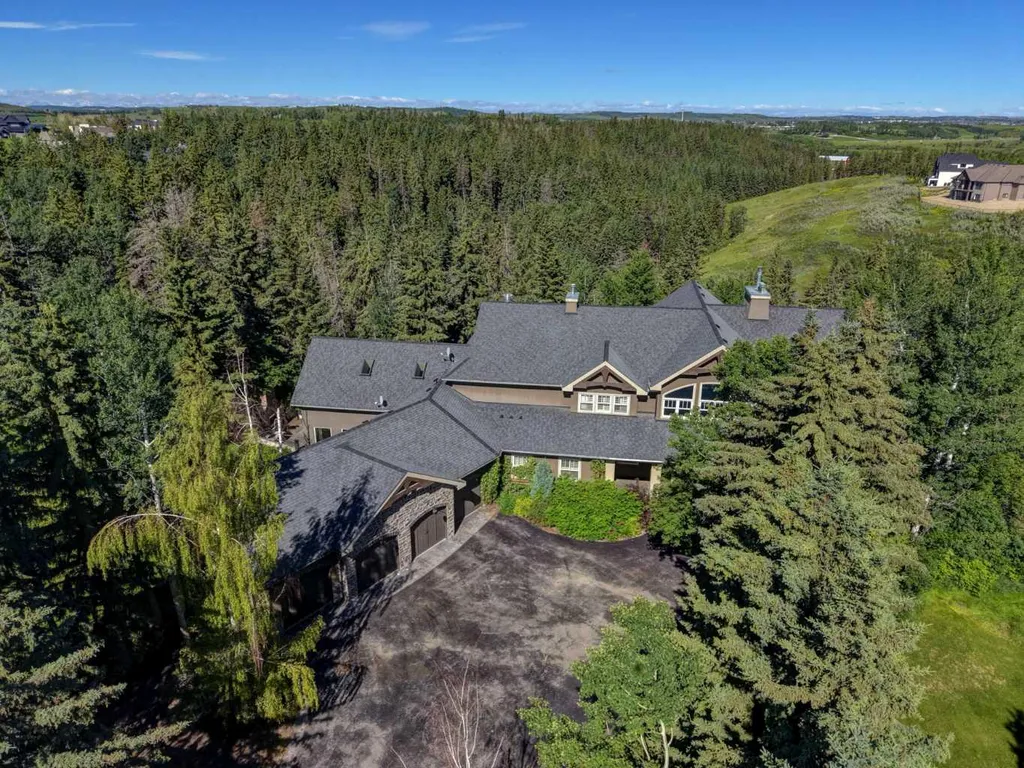 16 Pinehurst Drive Rural Foothills County AB T1S 4J3