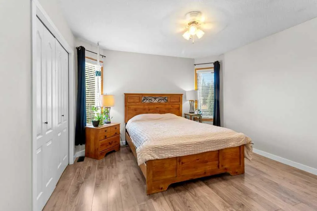 26 Lockwood Avenue Red Deer AB T4R 2R3
