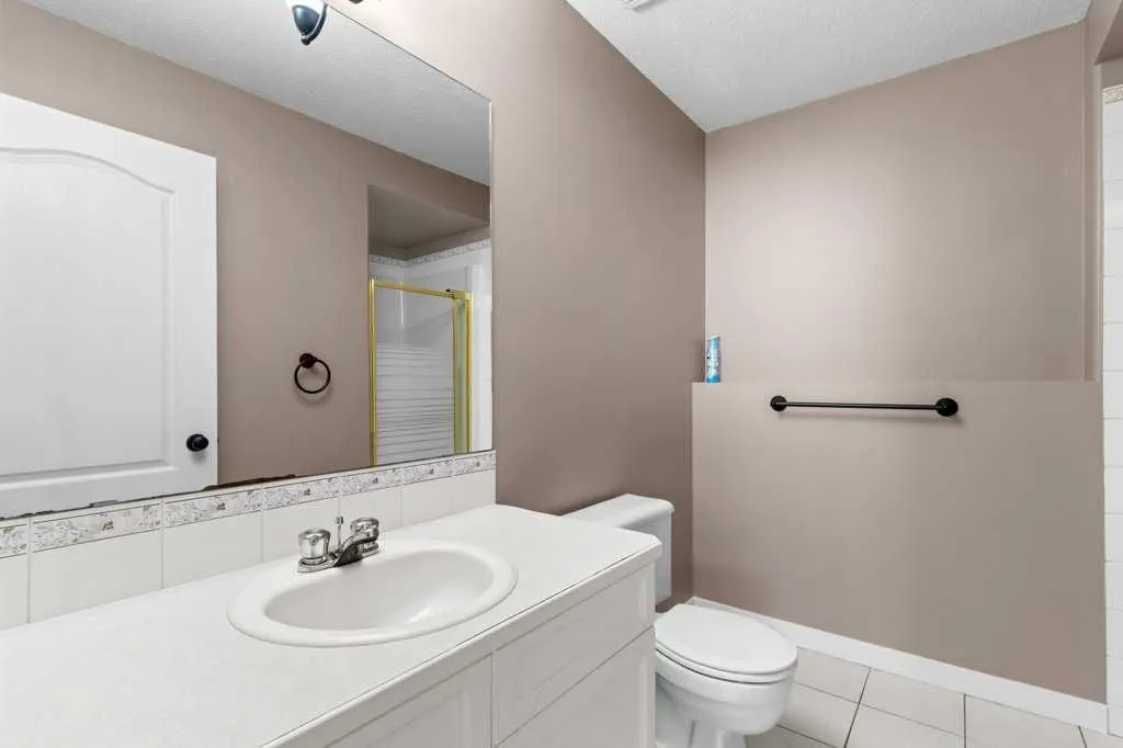 26 Lockwood Avenue Red Deer AB T4R 2R3