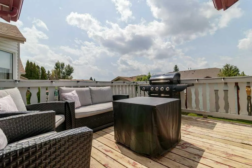 26 Lockwood Avenue Red Deer AB T4R 2R3