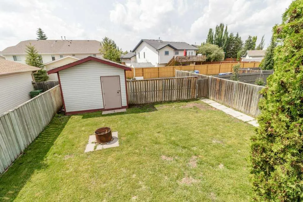 26 Lockwood Avenue Red Deer AB T4R 2R3