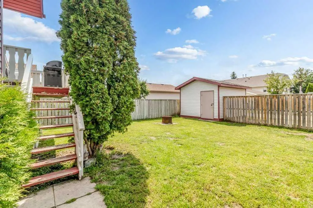 26 Lockwood Avenue Red Deer AB T4R 2R3