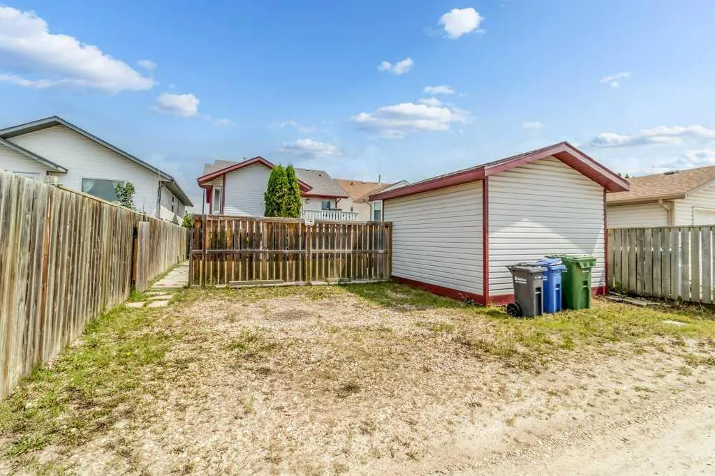 26 Lockwood Avenue Red Deer AB T4R 2R3