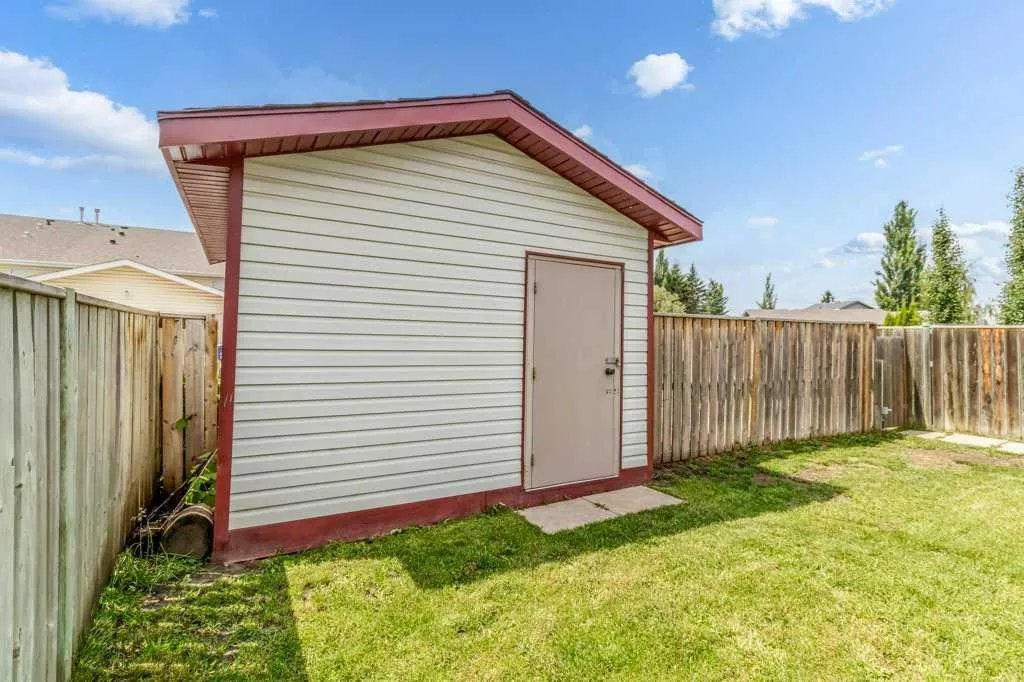 26 Lockwood Avenue Red Deer AB T4R 2R3