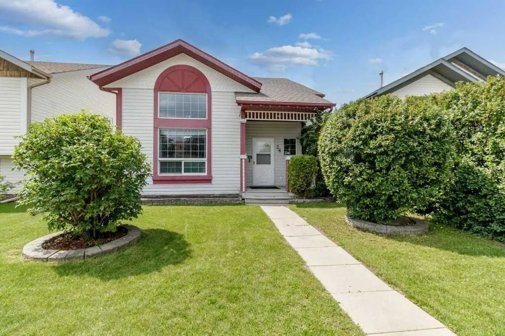 26 Lockwood Avenue Red Deer AB T4R 2R3