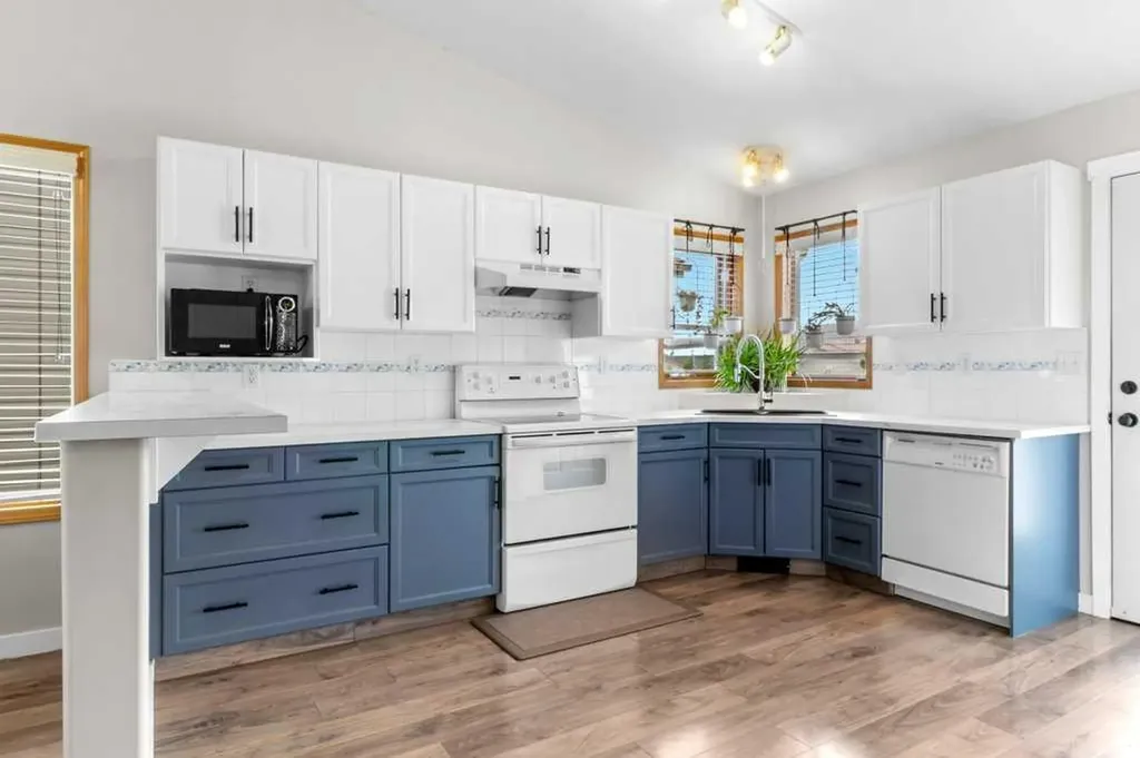 26 Lockwood Avenue Red Deer AB T4R 2R3
