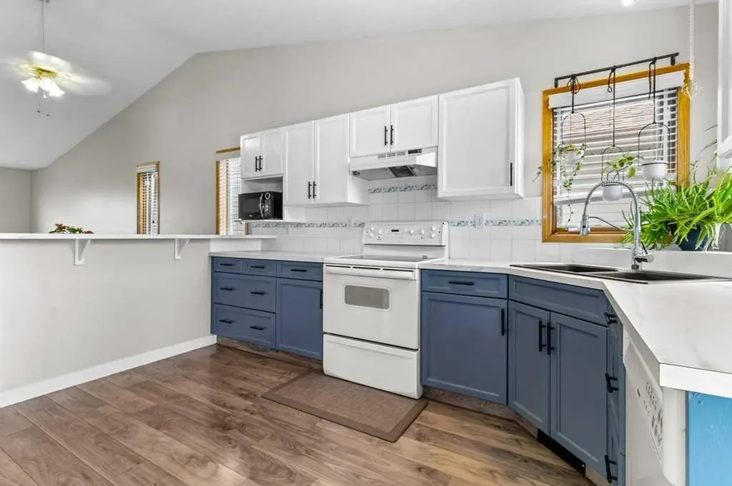26 Lockwood Avenue Red Deer AB T4R 2R3