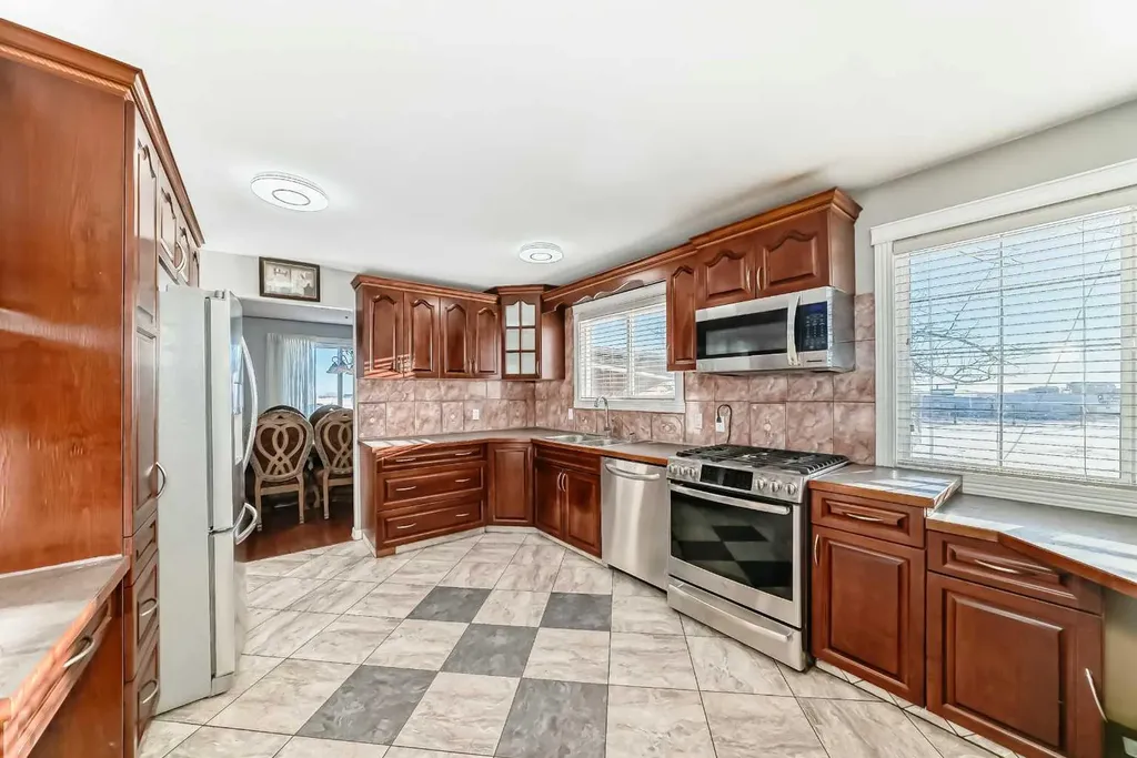 284211 Township Road 252 Rural Rocky View County AB T1Z 0M7