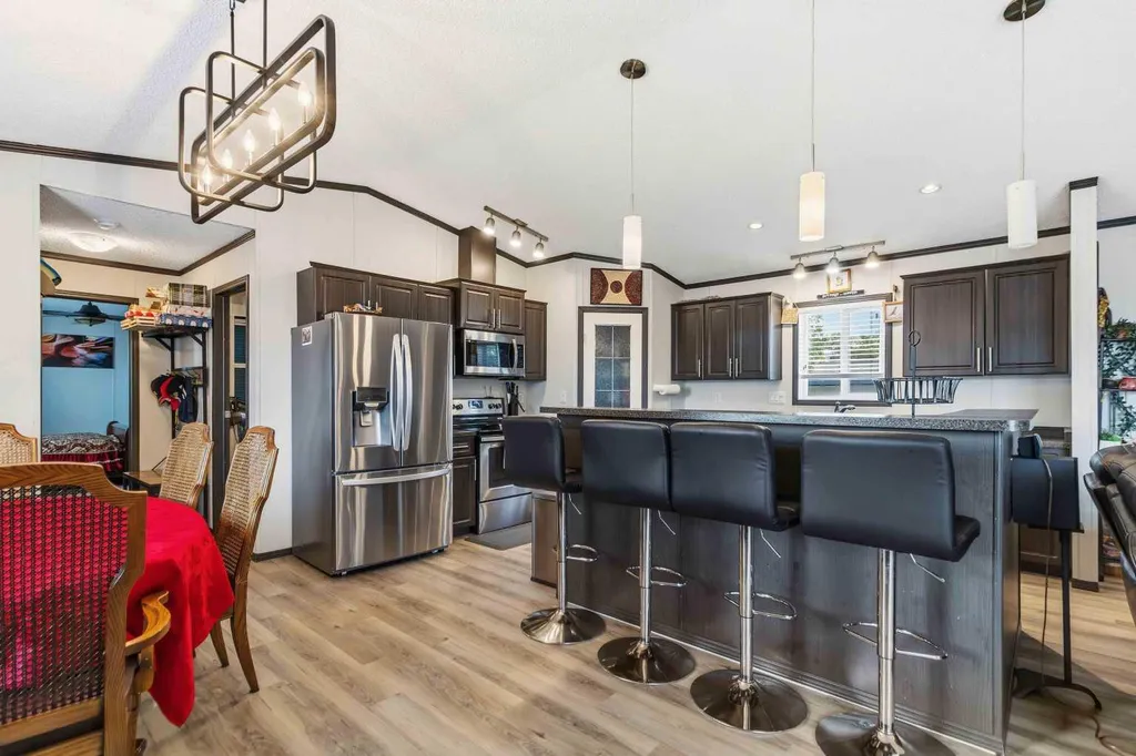 185 Grey Crescent Fort Mcmurray AB T9H 2N4