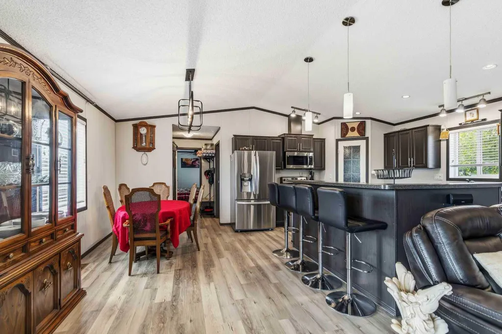 185 Grey Crescent Fort Mcmurray AB T9H 2N4