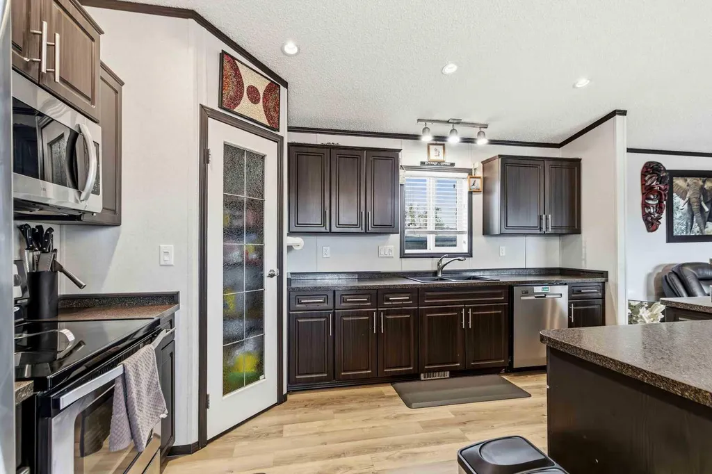 185 Grey Crescent Fort Mcmurray AB T9H 2N4