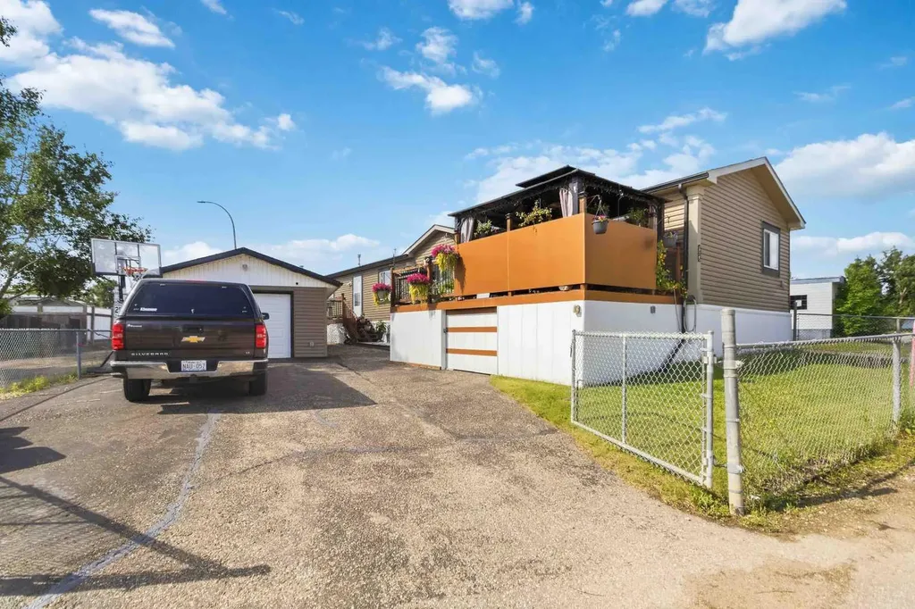 185 Grey Crescent Fort Mcmurray AB T9H 2N4