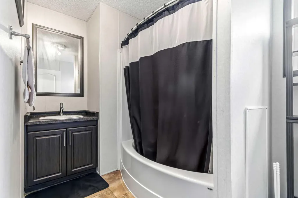 185 Grey Crescent Fort Mcmurray AB T9H 2N4