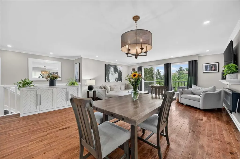 756 Strathcona Drive SW Calgary AB T3H 1S1