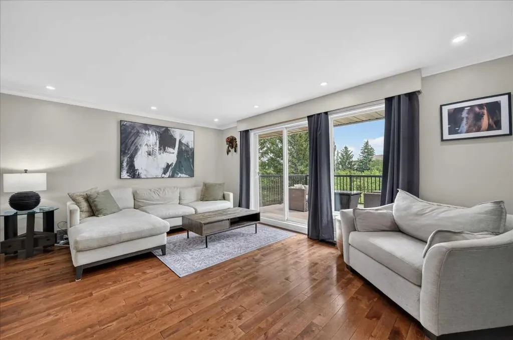 756 Strathcona Drive SW Calgary AB T3H 1S1