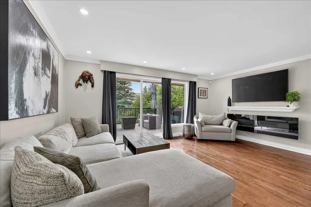 756 Strathcona Drive SW Calgary AB T3H 1S1