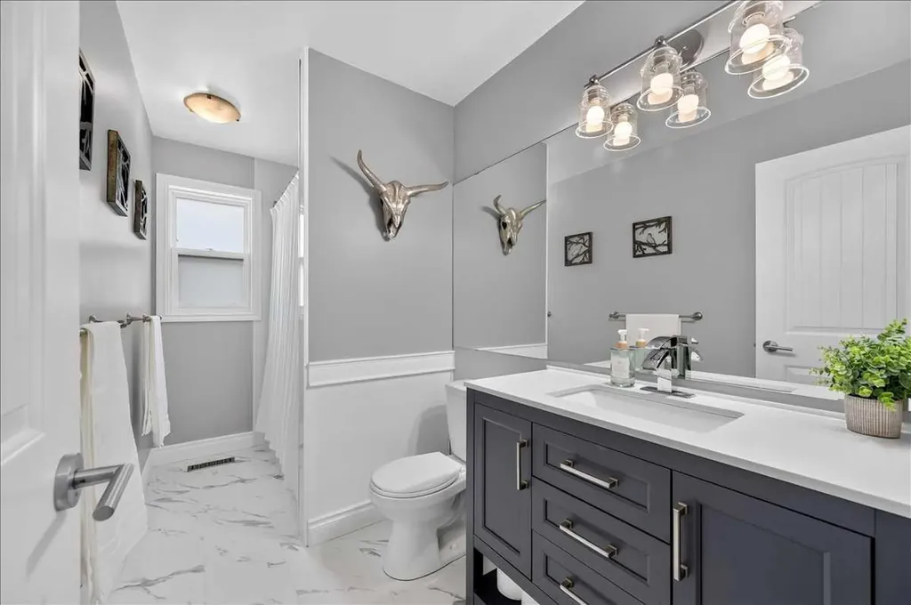 756 Strathcona Drive SW Calgary AB T3H 1S1