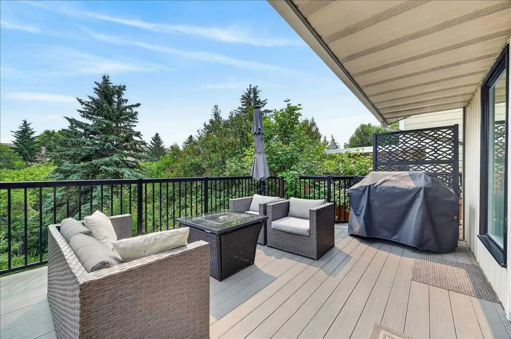 756 Strathcona Drive SW Calgary AB T3H 1S1
