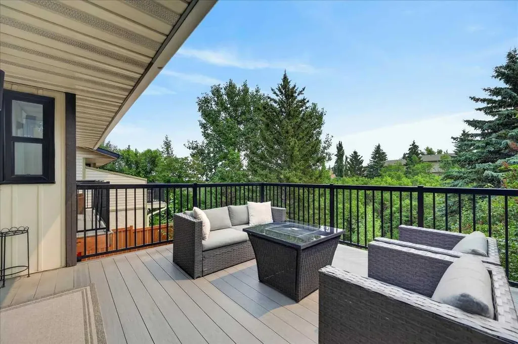 756 Strathcona Drive SW Calgary AB T3H 1S1