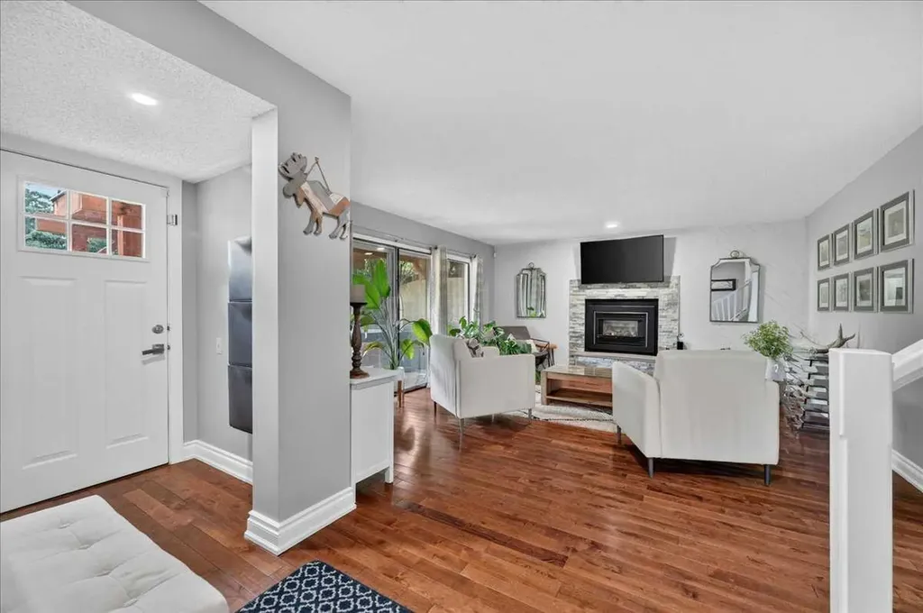 756 Strathcona Drive SW Calgary AB T3H 1S1
