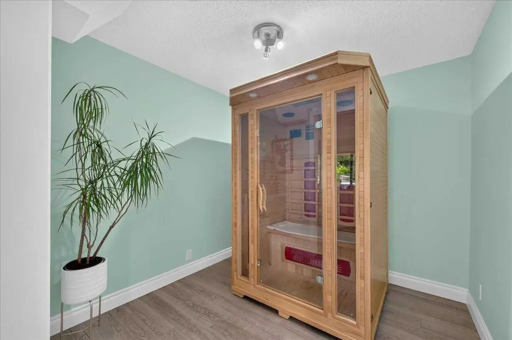 756 Strathcona Drive SW Calgary AB T3H 1S1