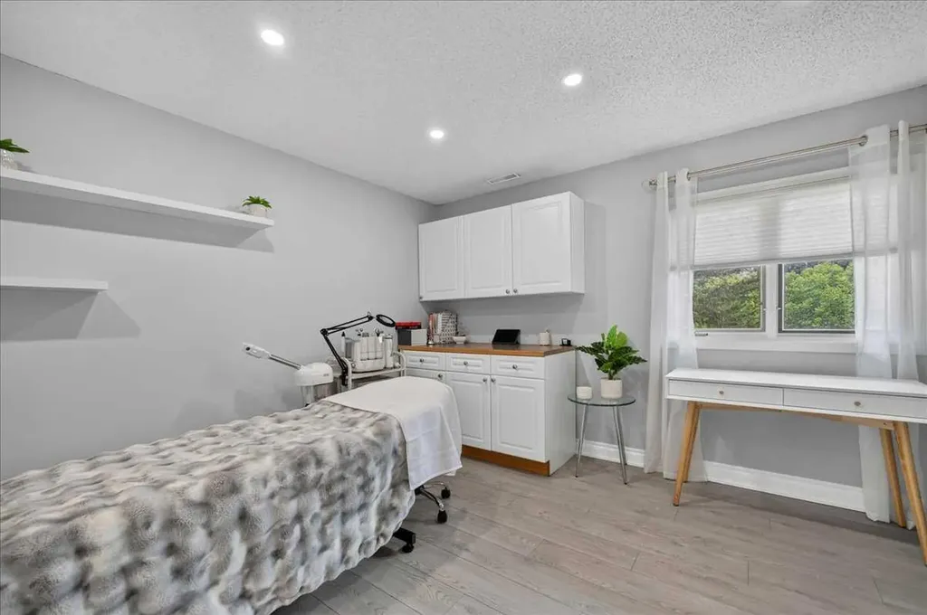 756 Strathcona Drive SW Calgary AB T3H 1S1