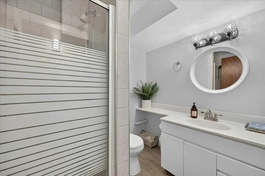 756 Strathcona Drive SW Calgary AB T3H 1S1