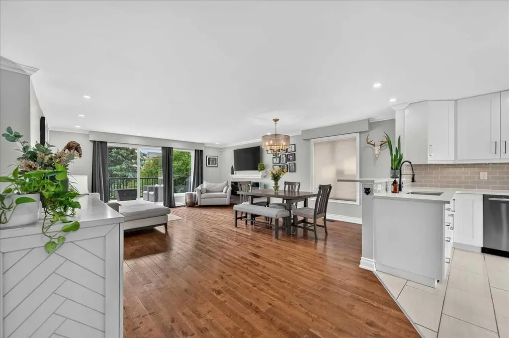 756 Strathcona Drive SW Calgary AB T3H 1S1