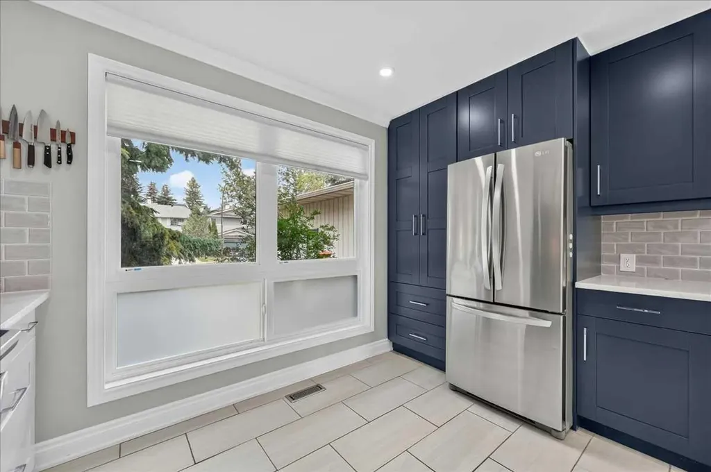 756 Strathcona Drive SW Calgary AB T3H 1S1