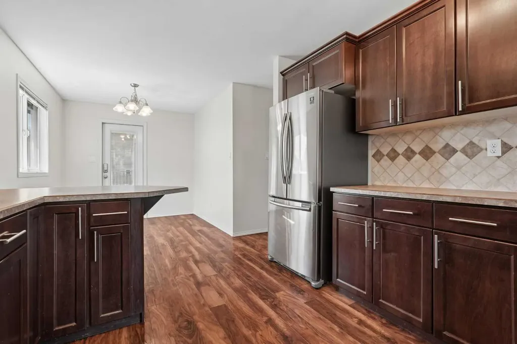 136 Mt Sundance Crescent W Lethbridge AB T1J 0L4