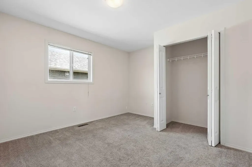 136 Mt Sundance Crescent W Lethbridge AB T1J 0L4