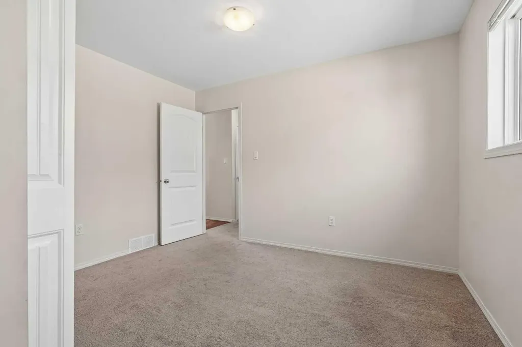 136 Mt Sundance Crescent W Lethbridge AB T1J 0L4